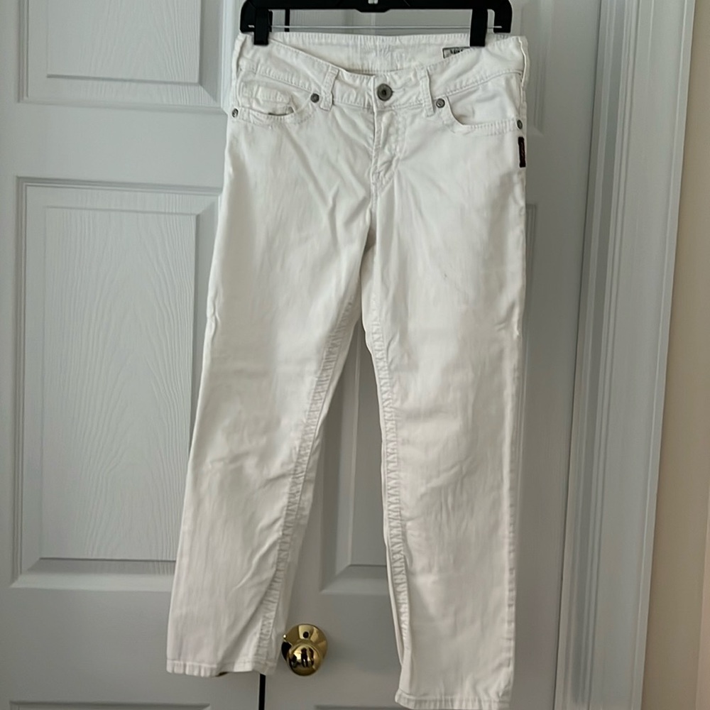 Silver jeans Suki Capri jeans.  White denim.  No stretch